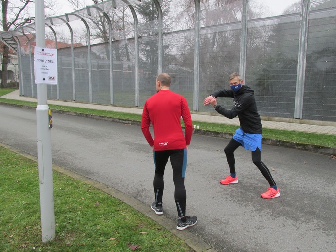 Zwei Männer starten zu einem Lauf. (Bild: LWL)